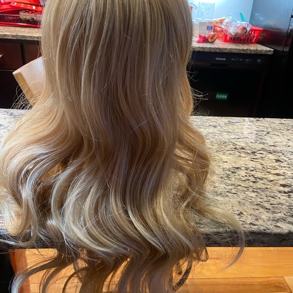 Wig - Picture 6 of 9